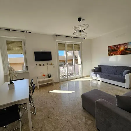 In Como, Switzerland アパート *