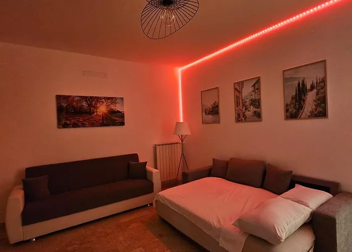 In Como, Switzerland Διαμέρισμα *